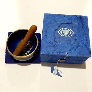 Third eye, chakra, bowl /singing bowl